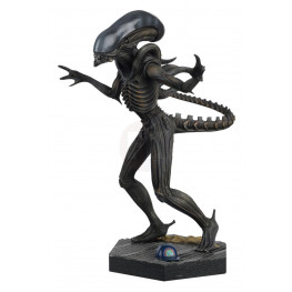 The Alien & Predator Figurine Collection Alien Xenomorph (Alien) 14 cm